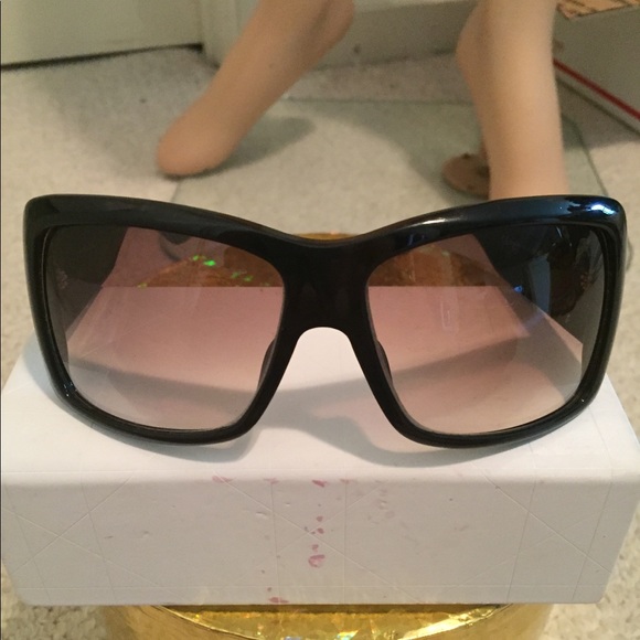 Dior Sunglasses Aventurian authentic gently used - Picture 6 of 7